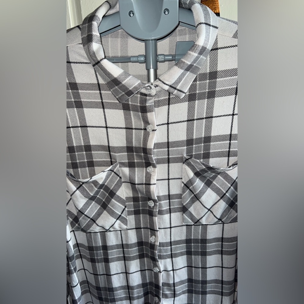 Women’s Plaid Shirt - Picture 5 of 8